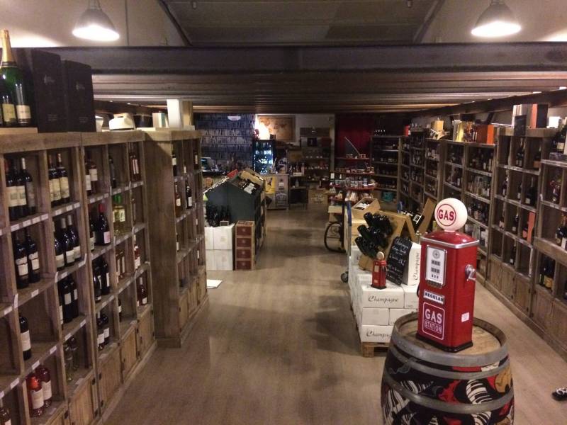 Caviste à CHATEAUNEUF-LES-MARTIGUES, vente de vins et alcools pour vos événements